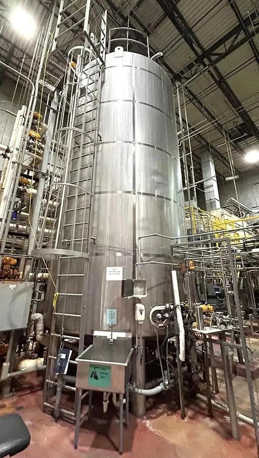 Used Used 15000 Gallon DCI Jacketed 316L Stainless Steel Sanitary Mix Tank / Fermenter / Reactor.
