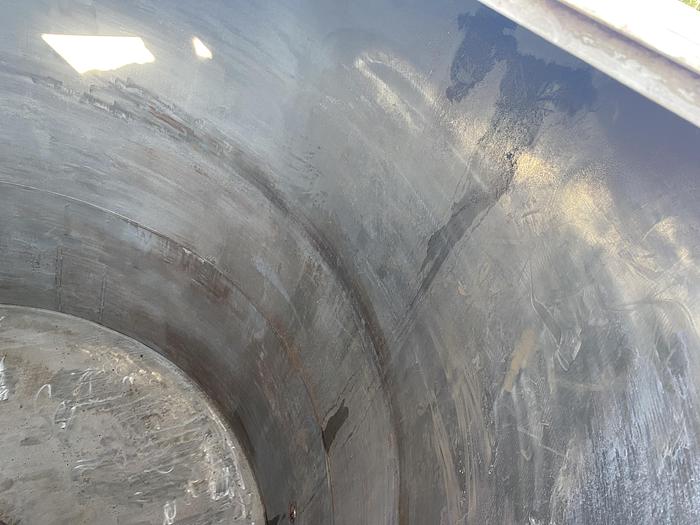 Used Used Gaston County approximately 2800 gallon 304L stainless steel vertical tank