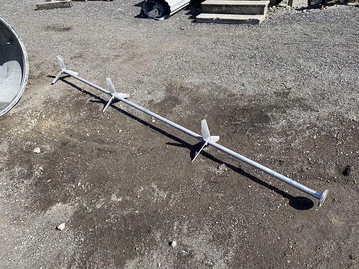 Used Used approximately 1000 gallon stainless steel tank