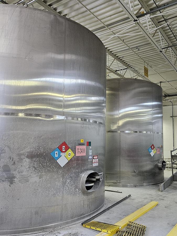 Used Used SFI 13,000 gallon 304 stainless steel sanitary storage tank