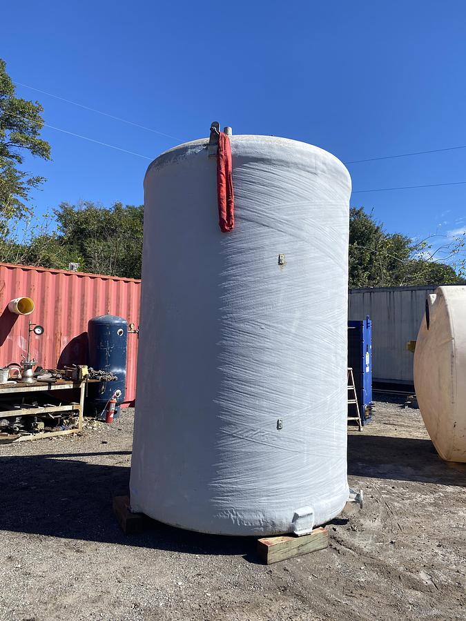 Used Used Southeastern Fiberglass Products 3000 gallon vertical fiberglass tank