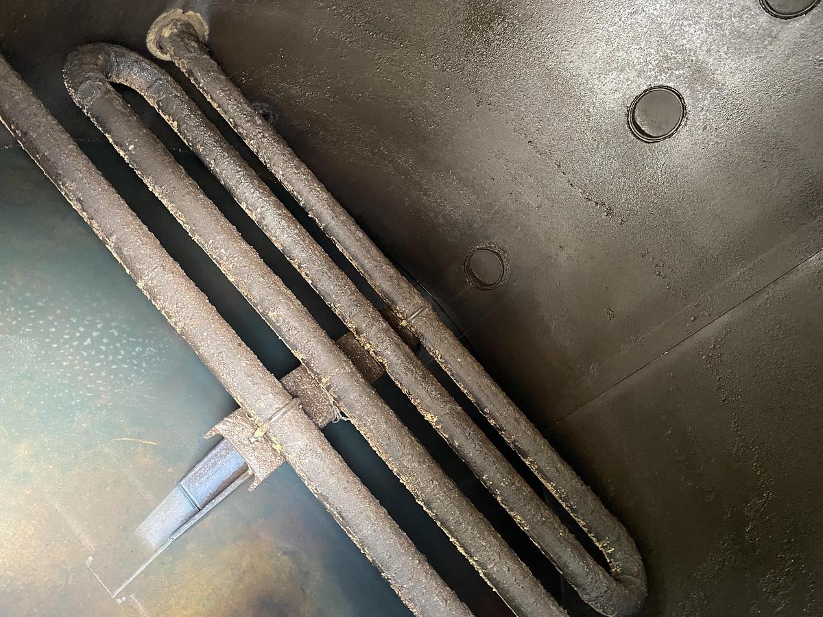 Used Used approximately 3,600 gallon carbon steel vertical tank