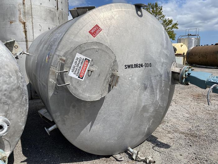 Used Used Lee Metal Products Inc approximately 4000 gallon 304 stainless steel vertical mix tank