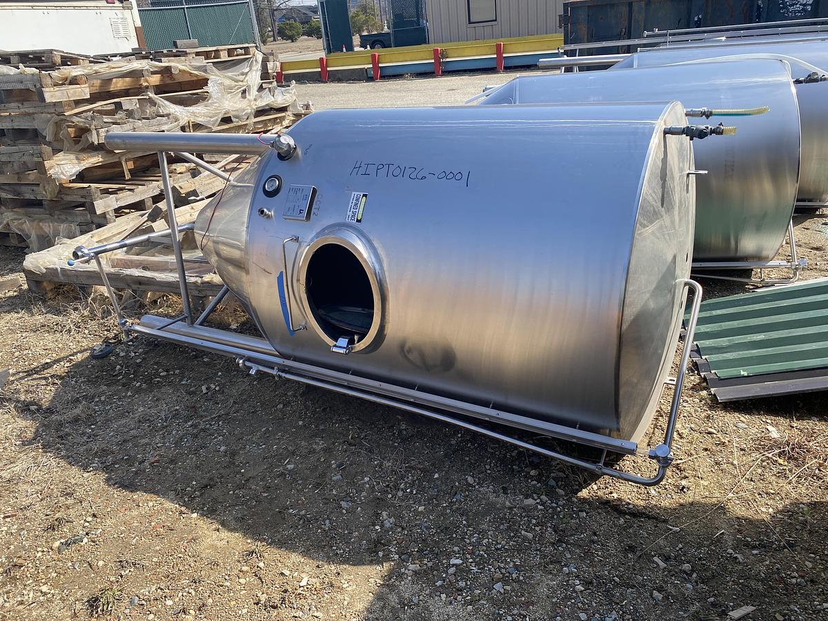 Used Used Deutshe Babcock BTE Gruppe Bdag 2600L/680 gallon 304 stainless steel vertical jacketed tank
