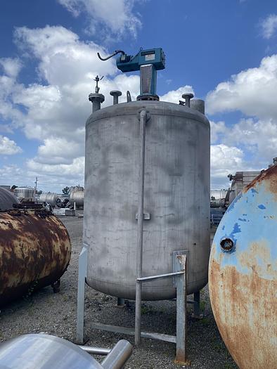 Used Used Ward Tank and Heat Exchanger Corp approximately 1400 gallon 304 stainless steel vertical mix tank