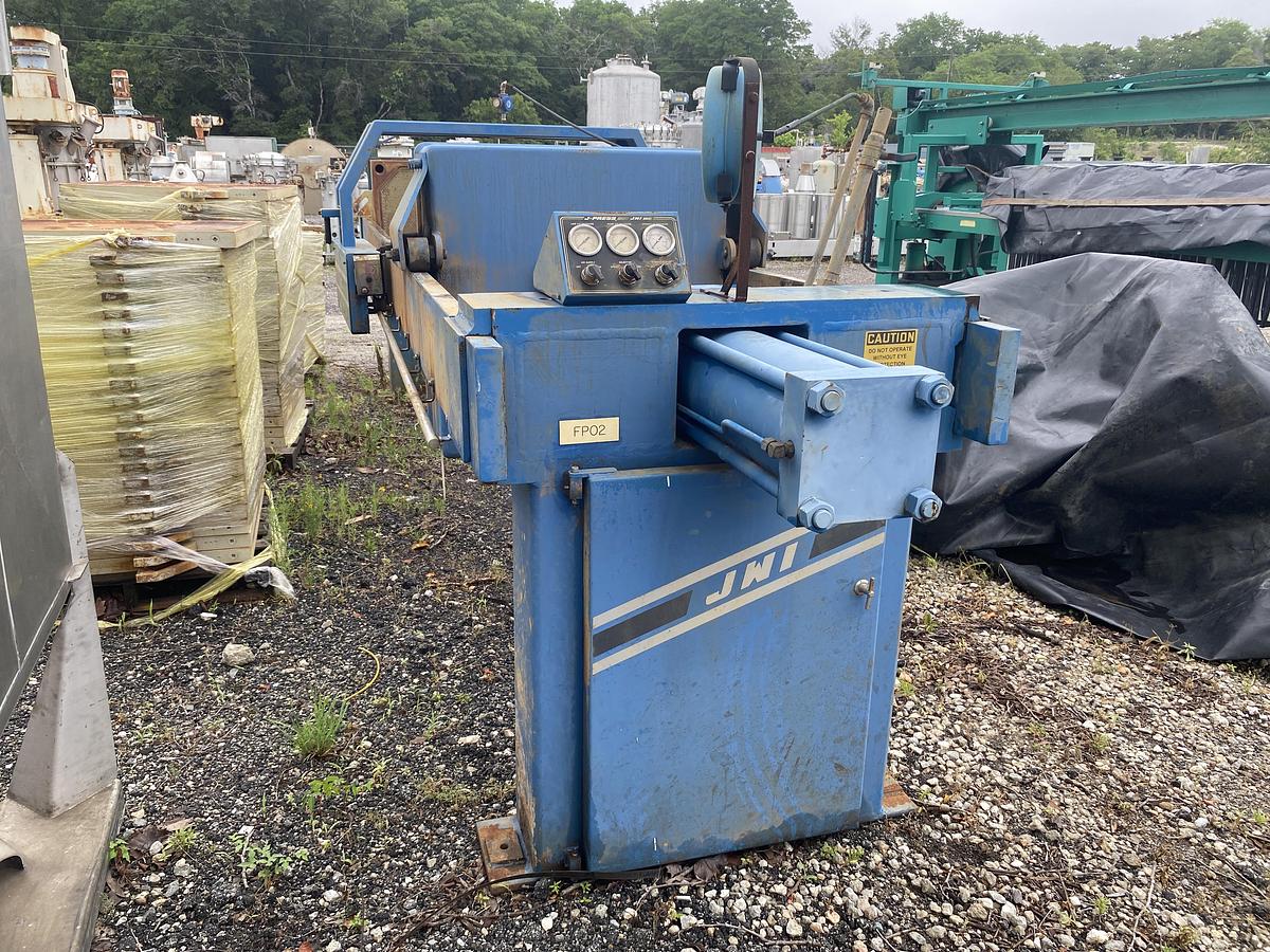 Used Used JWI/US Filter Model 1000G32-60-DYL 50 cu ft  Poly plate and frame press
