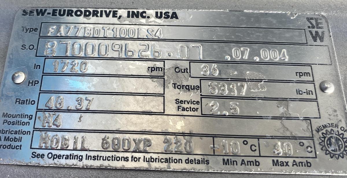 Used Used approximatley 2300 gallon 304 stainless steel vertical mix tank