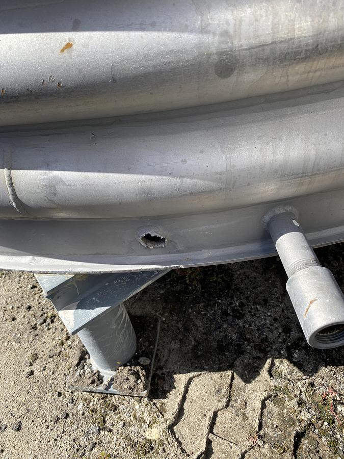 Used Used approximatley 2300 gallon 304 stainless steel vertical mix tank