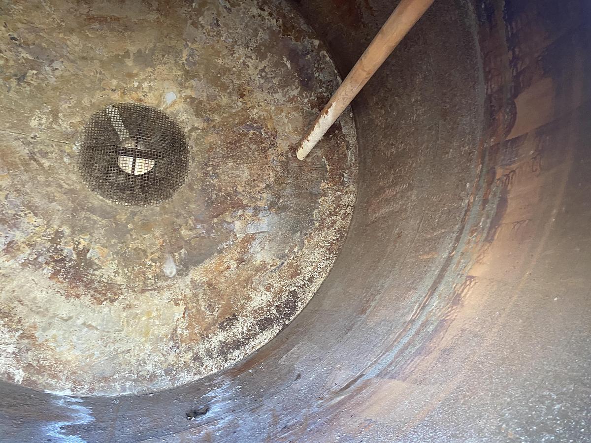 Used Used Gaston County approximately 2800 gallon 304L stainless steel vertical tank