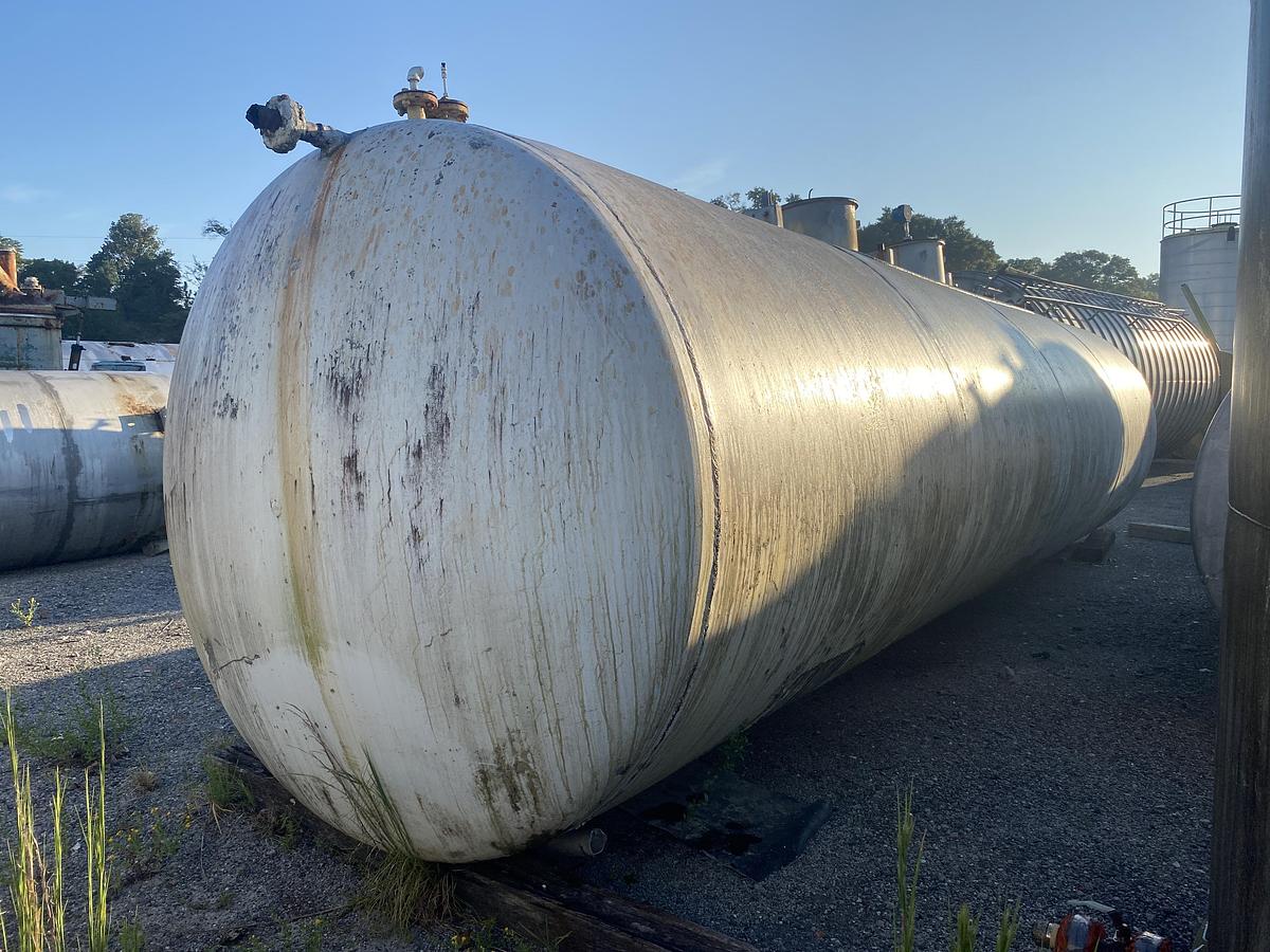 Used Used approximately 12,000 gallon horizontal 1100+ Aluminum storage tank