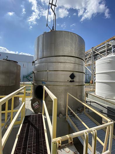 Used Used approximately 10,000 gallon vertical stainless steel storage tank