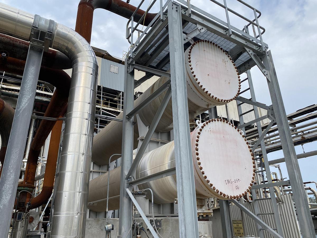 Used Used Southern Heat Exchanger Corp.  Approximately 8500 sq. ft. 304L stainless steel horizontal heat exchanger