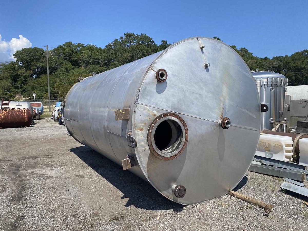 Used Used Industrial Air Inc. approximately 10,000 gallon stainless steel storage tank