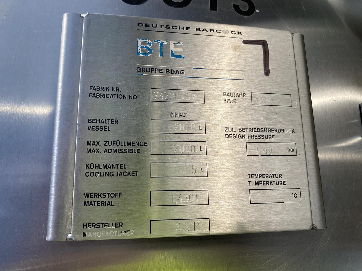 Used Used Deutshe Babcock BTE Gruppe Bdag 2600L/680 gallon 304 stainless steel vertical jacketed tank