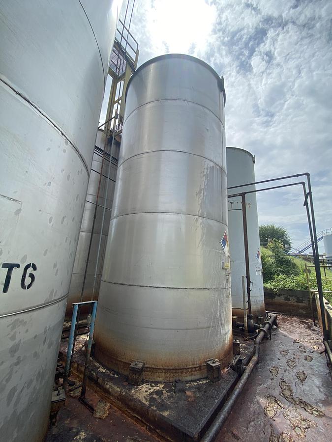 Used Used Industrial Air Inc. approximately 10,000 gallon stainless steel storage tank