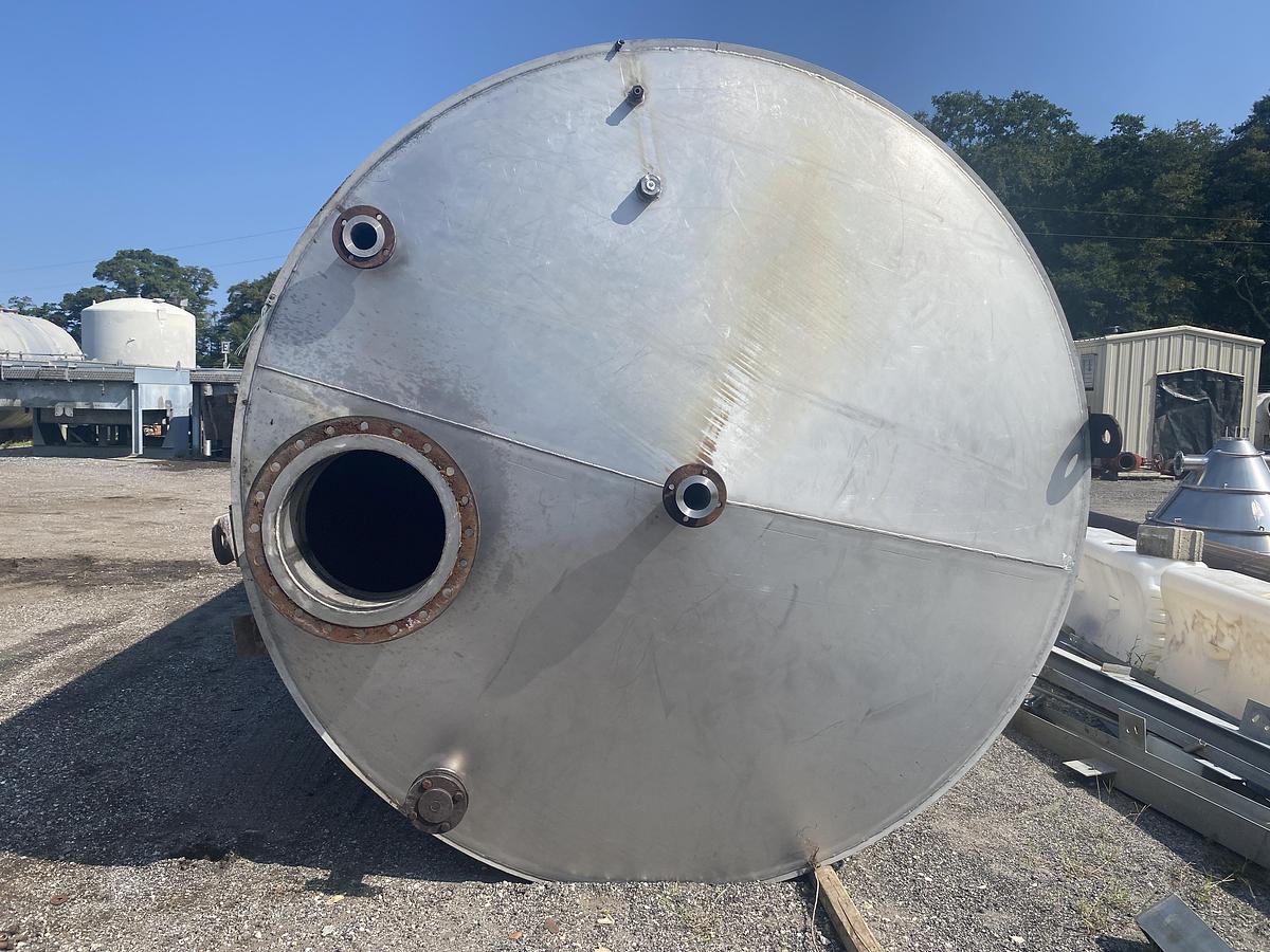 Used Used Industrial Air Inc. approximately 10,000 gallon stainless steel storage tank
