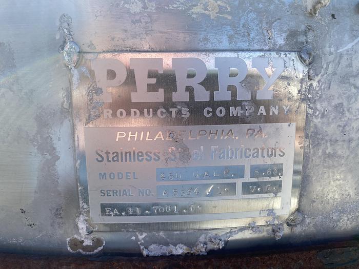 Used Used Perry 450 gallon vertical stainless steel jacketed mix tank