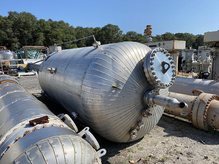 Used ExceleTech Inc. approximately 2500 gallon 304 stainless steel vertical pressure tank