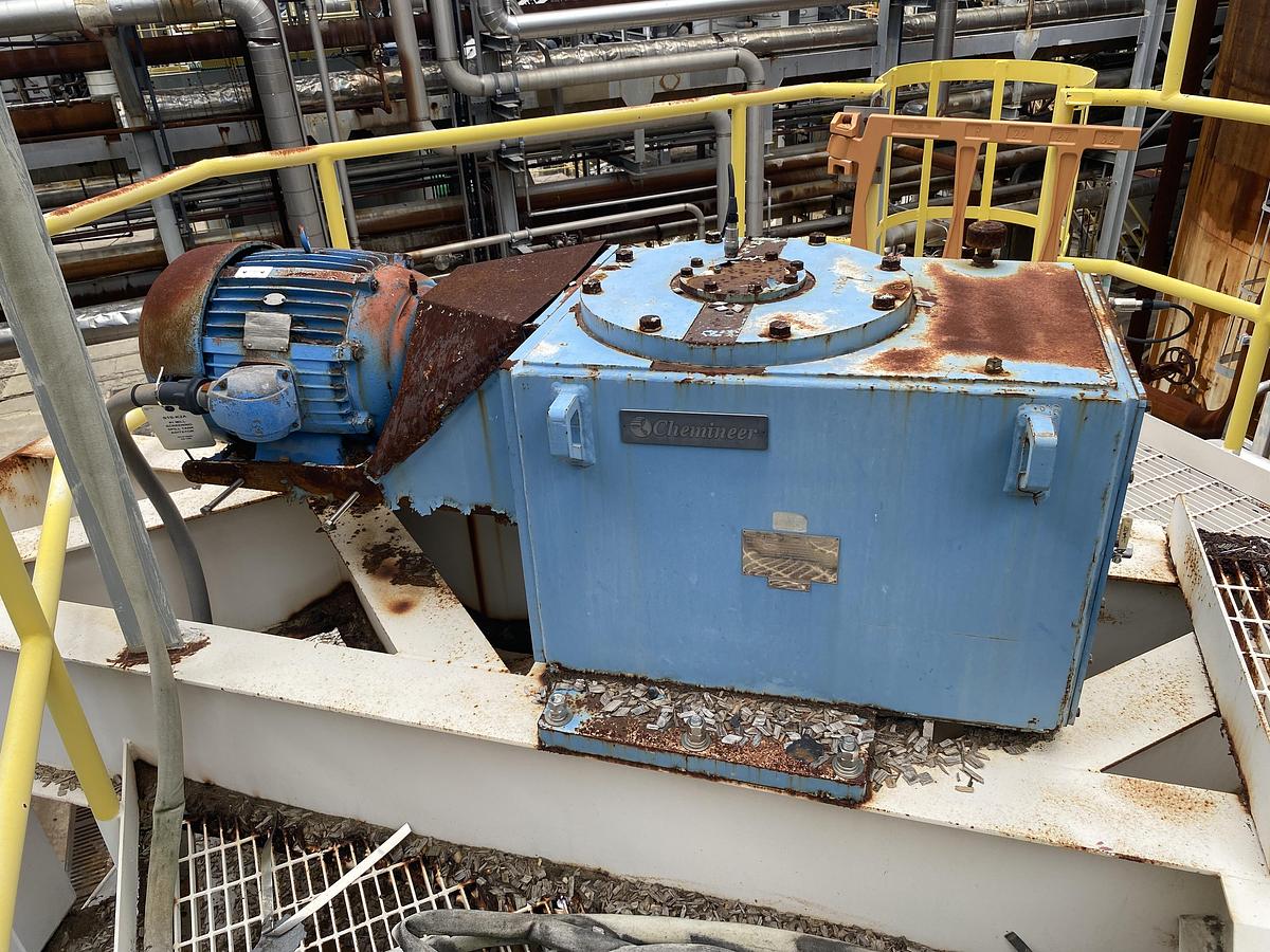 Used Used A.V.A. approximately 10,500 gallon stainless steel vertical mix tank