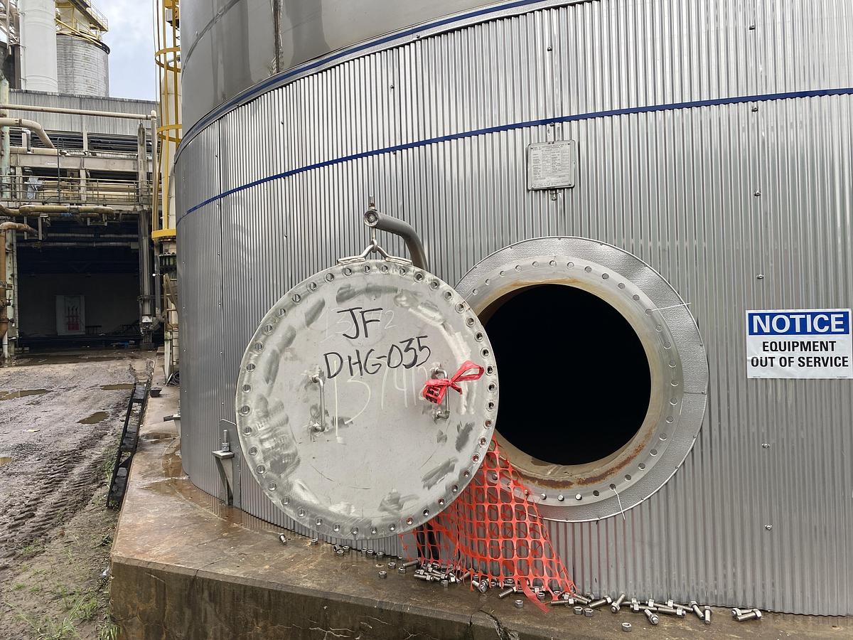 Used Used Chattanooga Boiler and Tank 158,600 gallon 304L stainless steel vertical storage tank