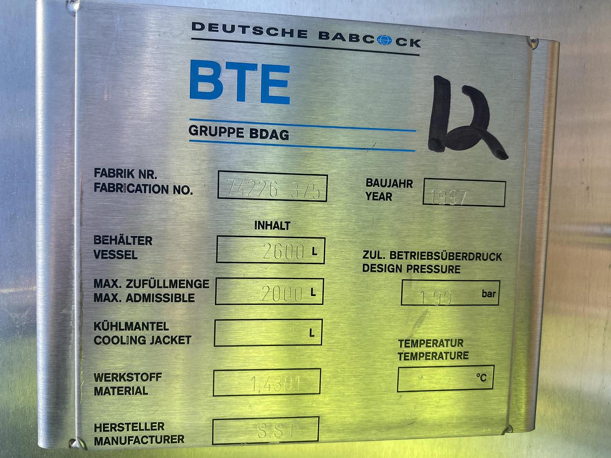 Used Used Deutshe Babcock BTE Gruppe Bdag 2600L/680 gallon 304 stainless steel vertical jacketed tank