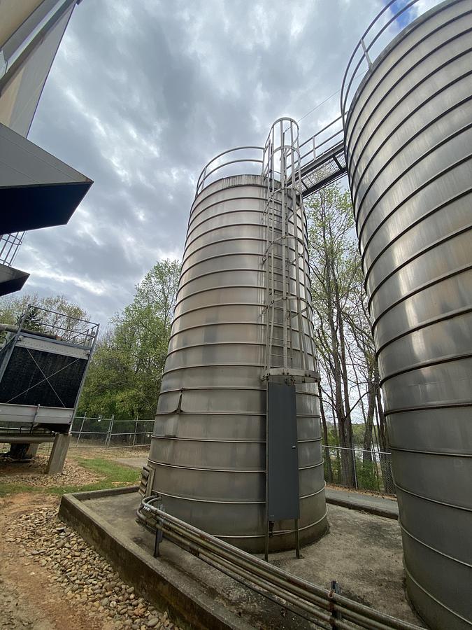 Used Used Conair Contract Systems Inc. 1709 cu ft Spiral Aluminum vertical bulk material silo