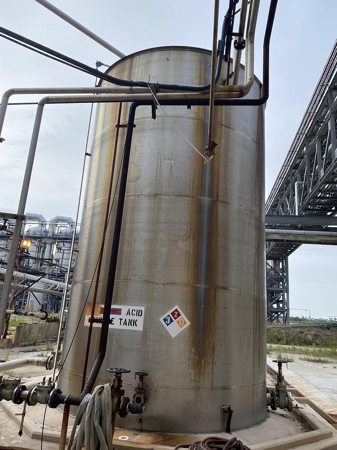 Used Used Advance Vessel and Alloy 22,000 gallon 316L stainless steel vertical tank