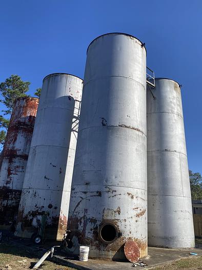 Used Used approximately 20,000 gallon vertical carbon steel storage tank