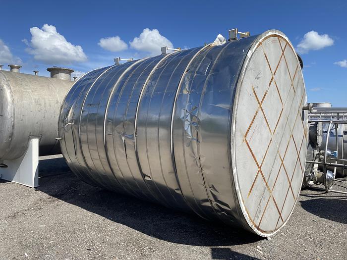 Used Used Reco Industries Inc. 8300 gallon 304 stainless steel vertical storage tank