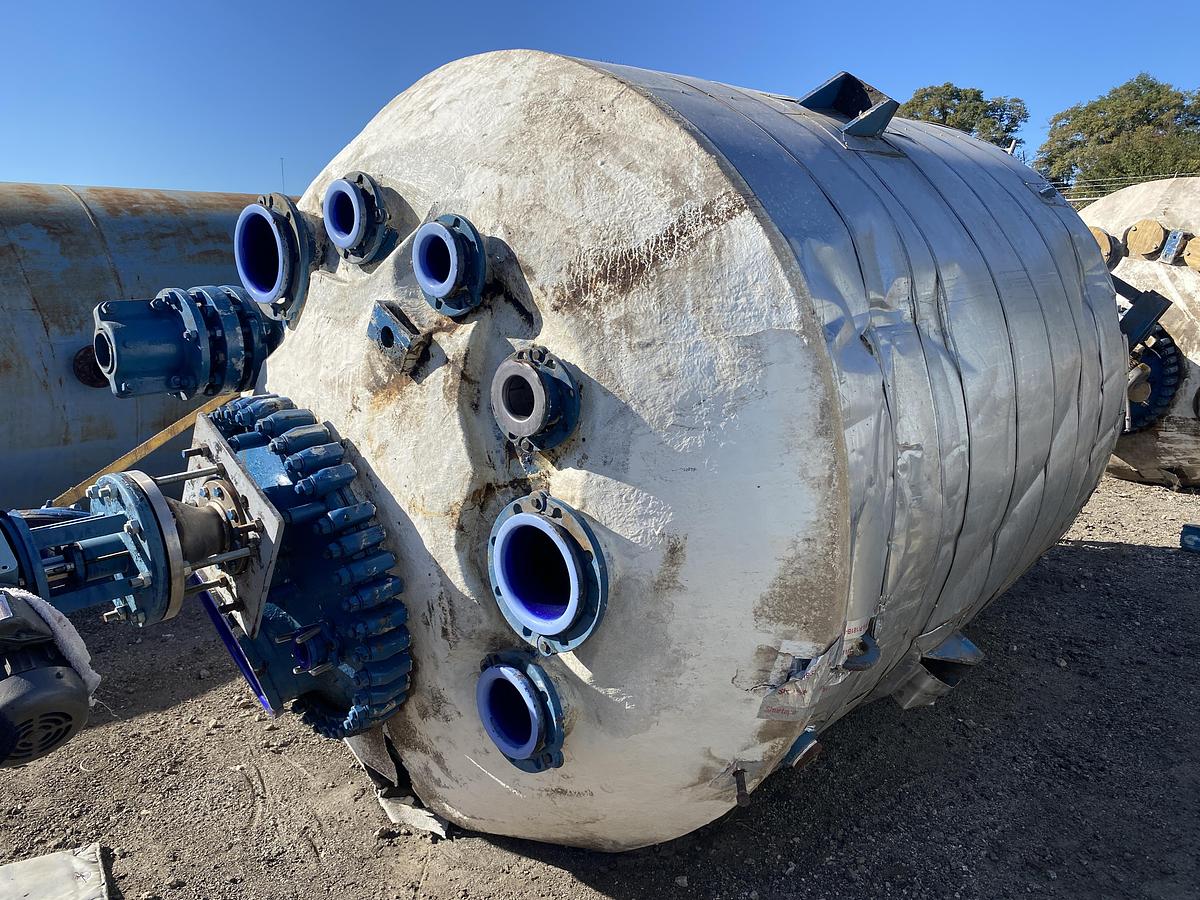 Used Used Pfaudler 2000 gallon glass lined reactor body.
