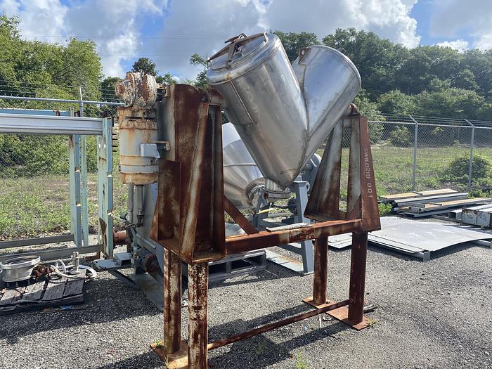 Used Used Patterson Kelly 10 cu.ft. 304 stainless steel twin shell dry blender