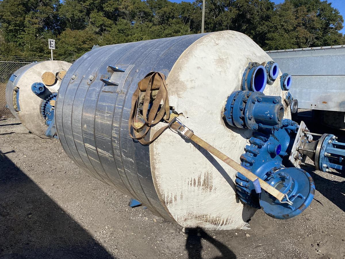 Used Used Pfaudler 2000 gallon glass lined reactor body.