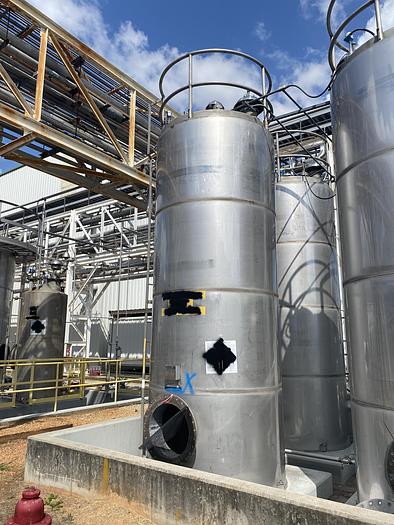 Used Used Eisenback Equipment Sales Inc.  approximately 3000 gallon 304 stainless steel vertical storage tank