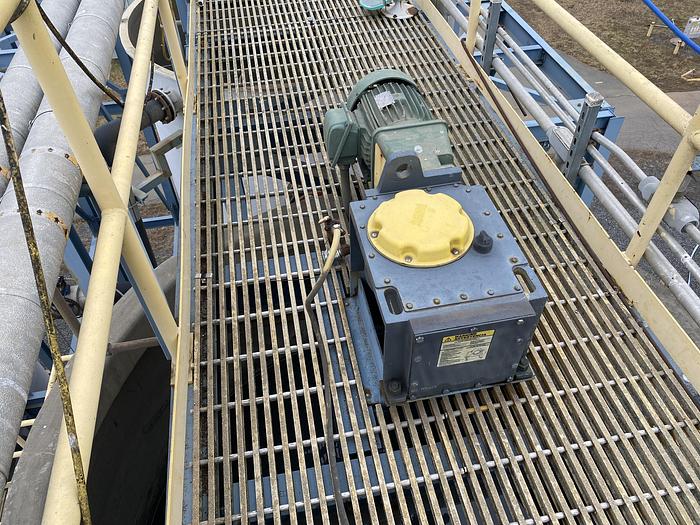 Used Used Lightnin Right-Angle Drive (CW).  Model 504Q7.5C