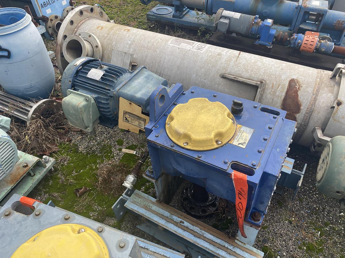 Used Used Lightnin Right-Angle Drive (CW).  Model 504Q7.5C