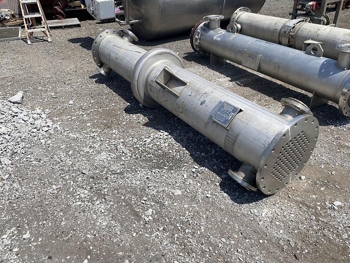 Used Used Roben MFG Co. Inc..  approximately 250 sq. ft. 316/317L stainless steel shell and tube vertical heat exchanger