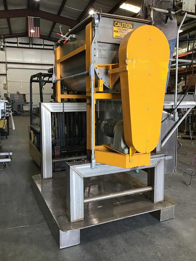 Used Used Lowe Industries Inc. 20 cu ft 316 stainless steel single ribbon mixer