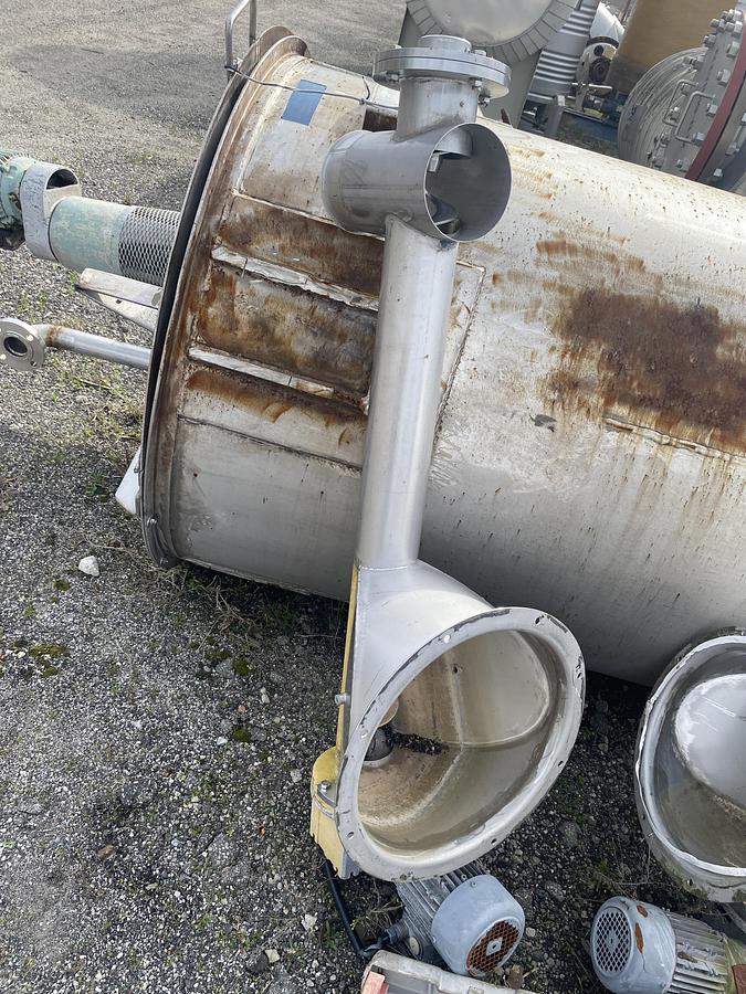 Used Used approximately 40 cu. ft.  stainless steel vertical hopper