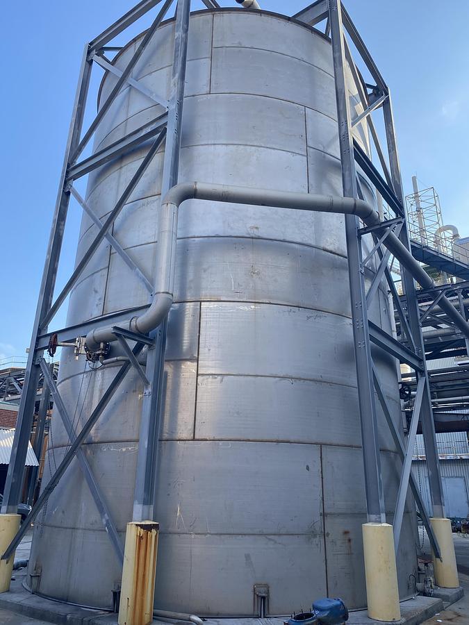 Used Used Erected Steel Products 235,000 gallon  304L stainless steel vertical mix tank.