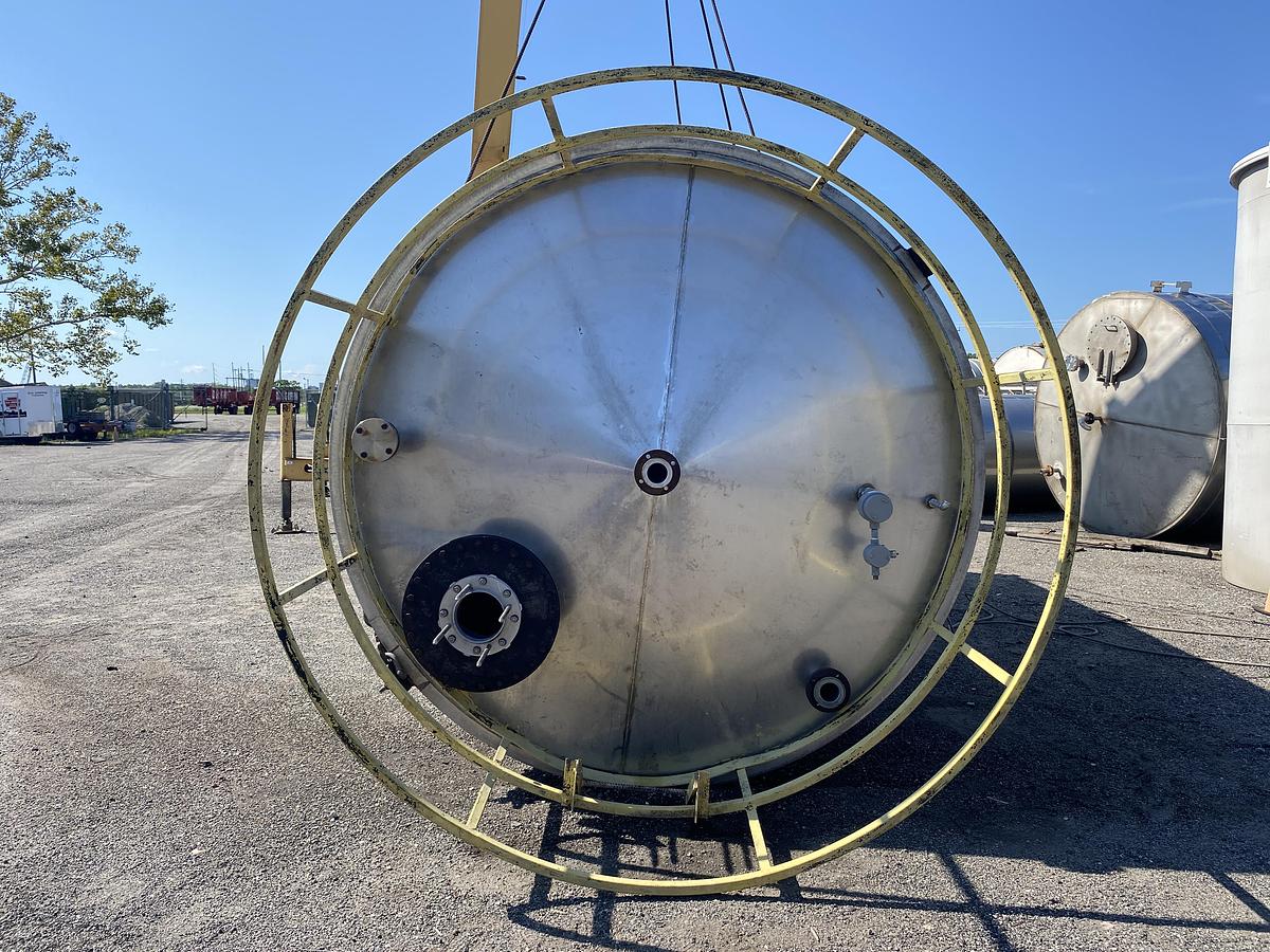Used Used Industrial Air Inc. approximately 10,000 gallon stainless steel storage tank