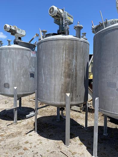 Used Used Circleville Metal Works Inc. approximately 750 gallon 304 stainless steel vertical mix tank