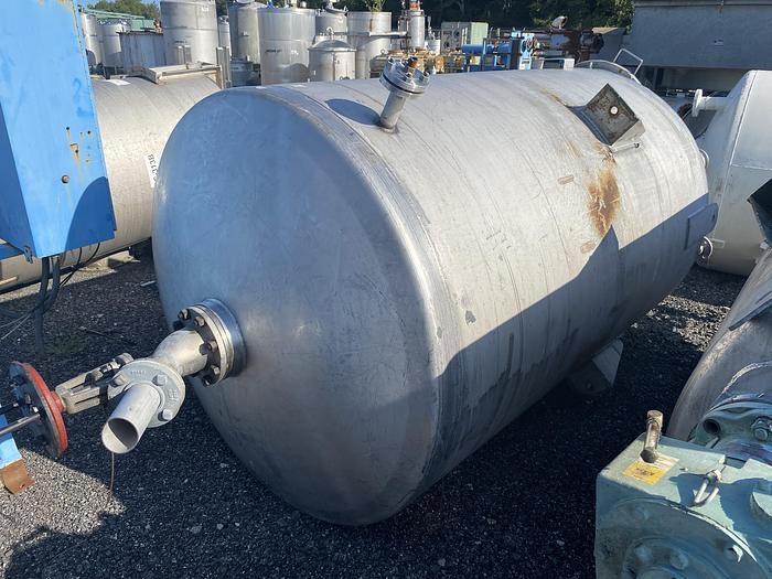 Used Used Alloy Fabricators Inc. approximately 1000 gallon 304 stainless steel vertical mix tank