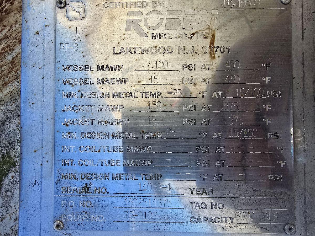 Used Used Roben Mfg Co., Inc 6000 gallon 304 stainless steel jacketed reactor body