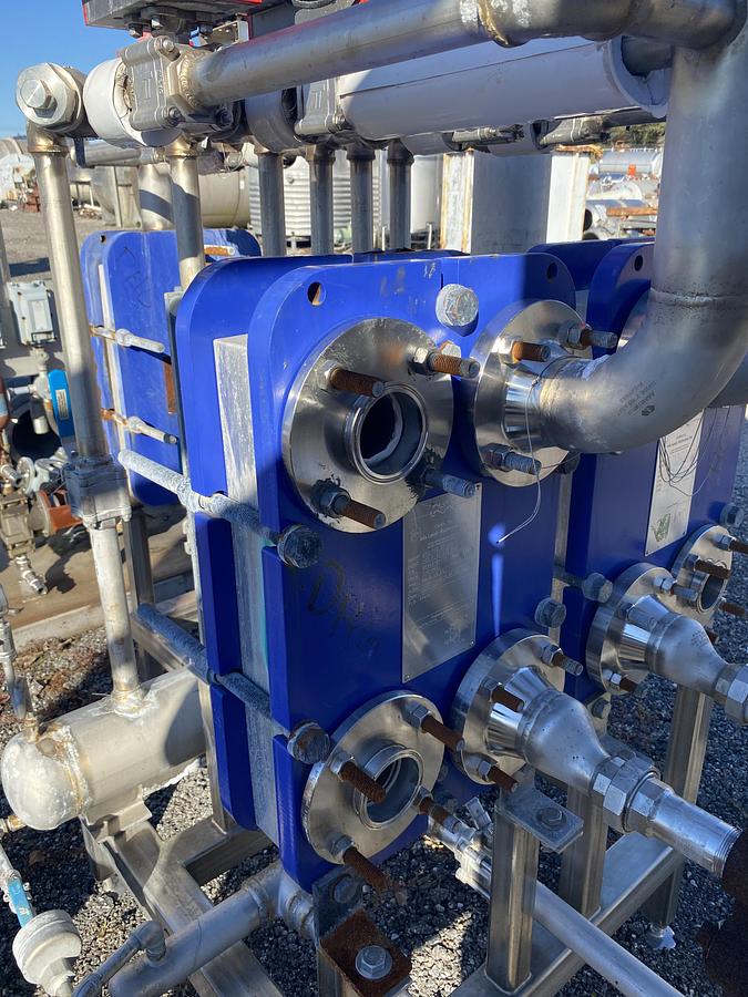 Used Used Alfa Laval 16.6 sq ft stainless steel plate exchanger