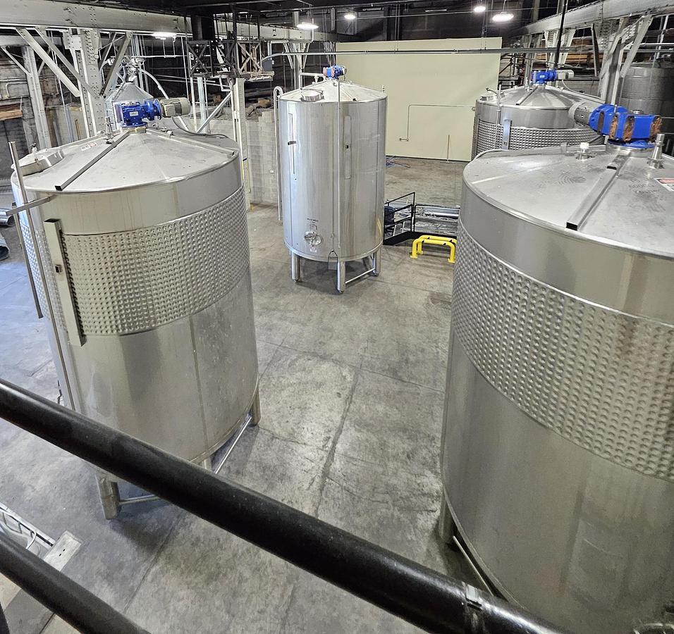 Used Used Criveller 6,000 gallon kosher 304 stainless steel jacketed fermenter tanks