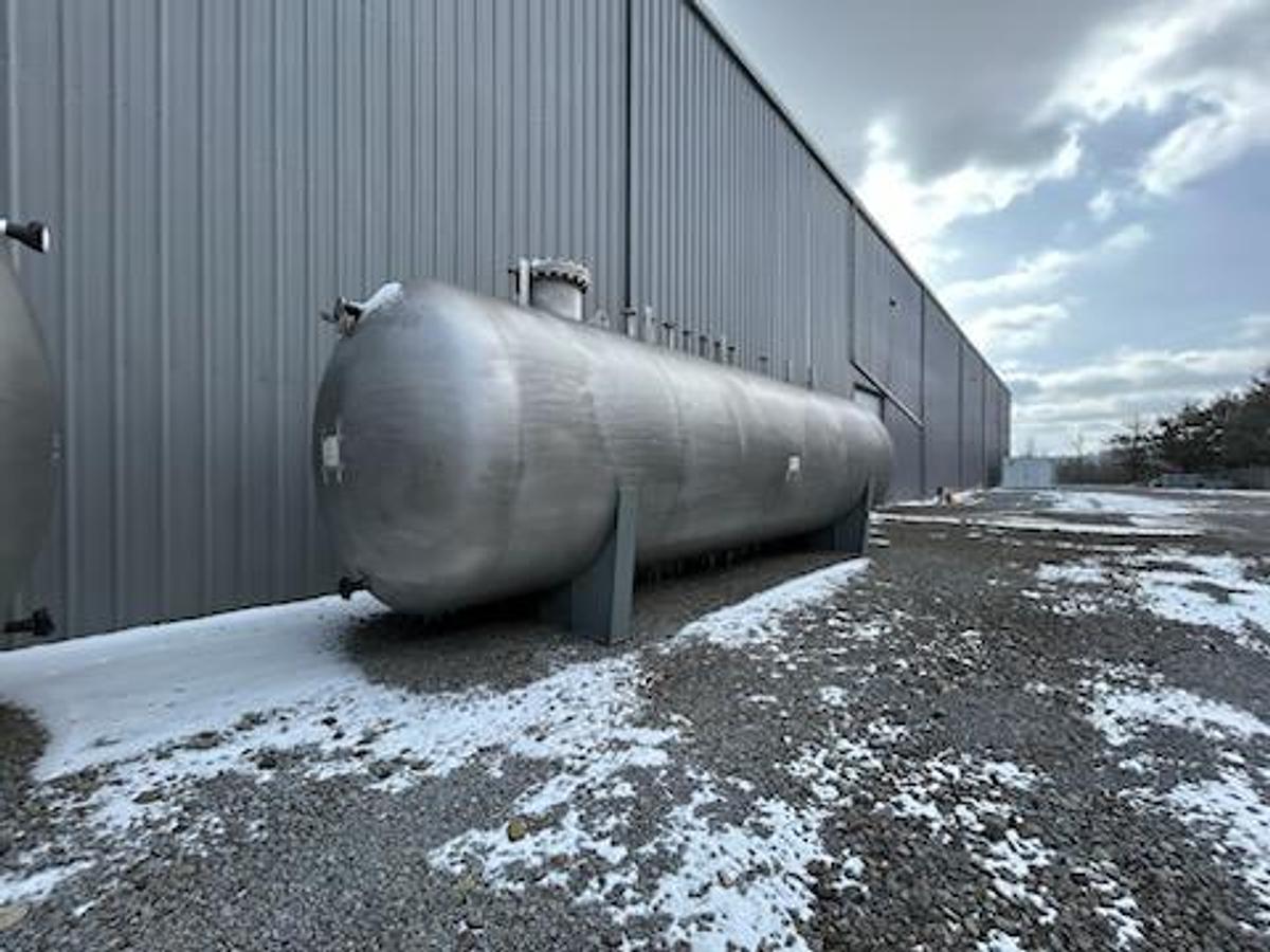 Unused Peerless Mfg. 13,000 gallon 304L stainless steel horizontal pressure tank
