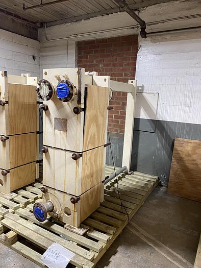 Used Used APV Model R-56 stainless steel plate heat exchanger