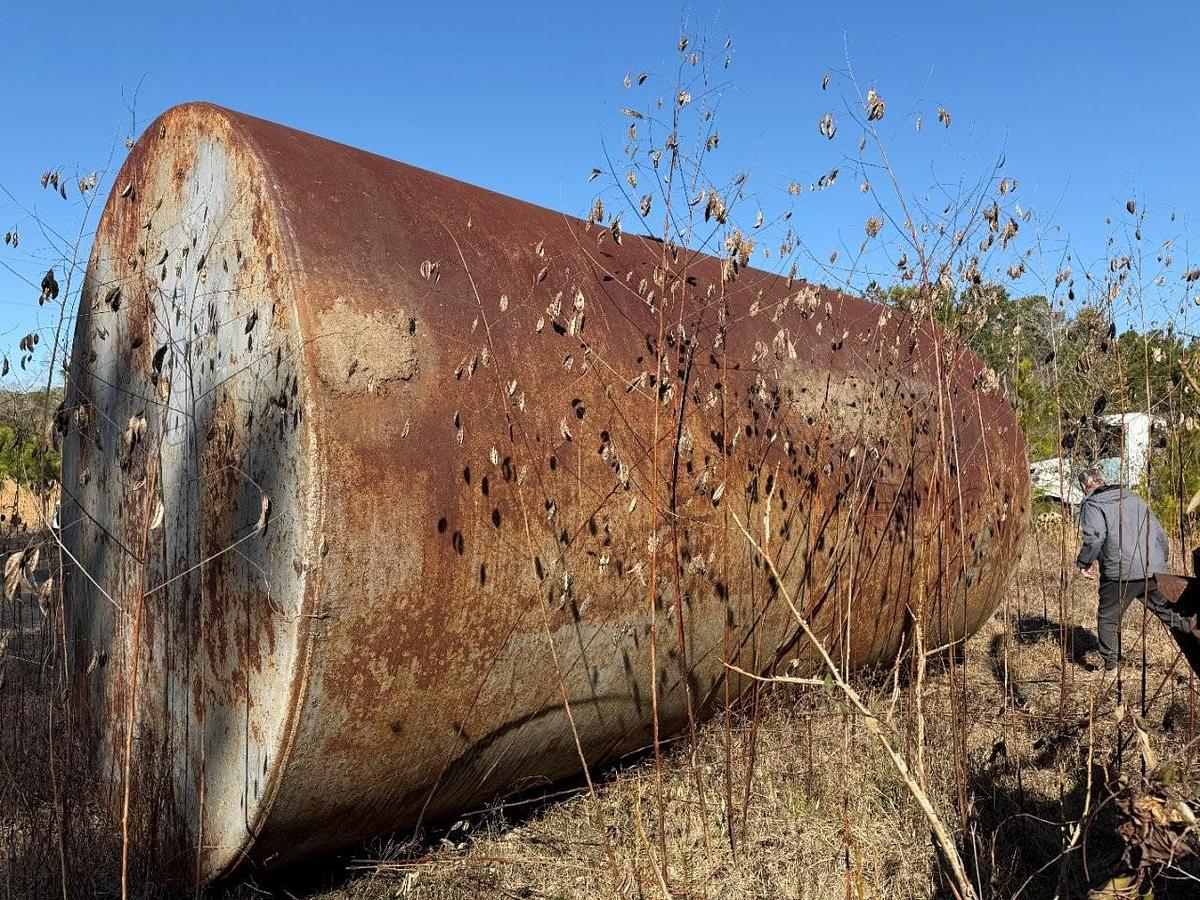 Used Used approximately 10,000 gallon carbon steel horizontal single walled fuel tank