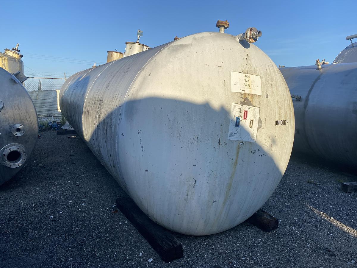 Used Used approximately 12,000 gallon horizontal 1100+ Aluminum storage tank