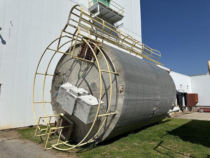 Used Used Bendel approximately 26,500 gallon 304 stainless steel vertical storage tank